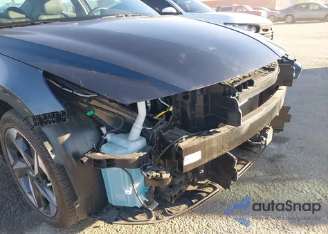 2022 Hyundai Elantra Limited z USA, uszkodzony, nr VIN 5NPLP4AG3NH069237